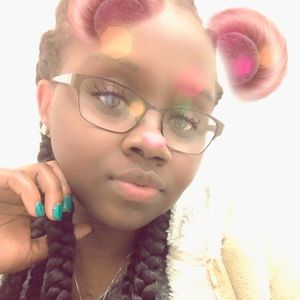 Meet your Posher, Kayla